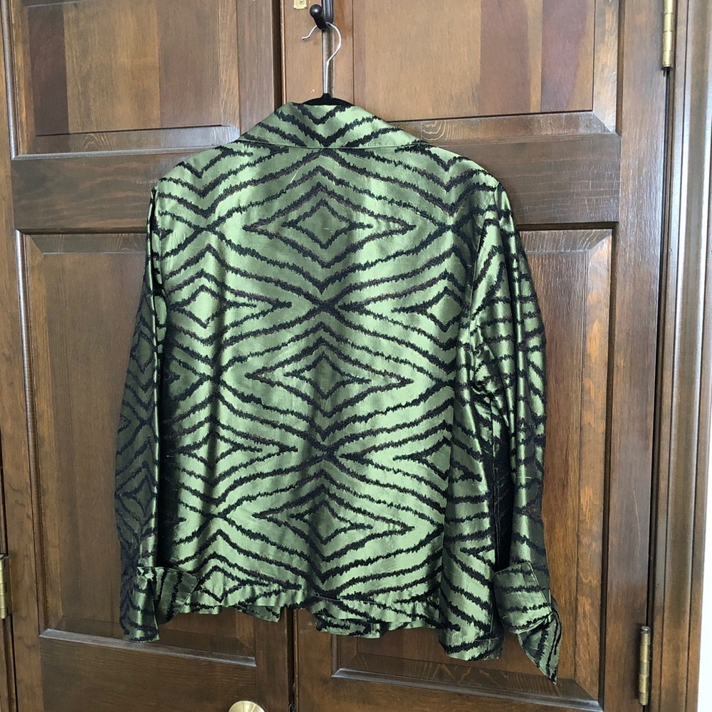 Elegant Green and Black Patterned Blazer - Picture 3 of 8